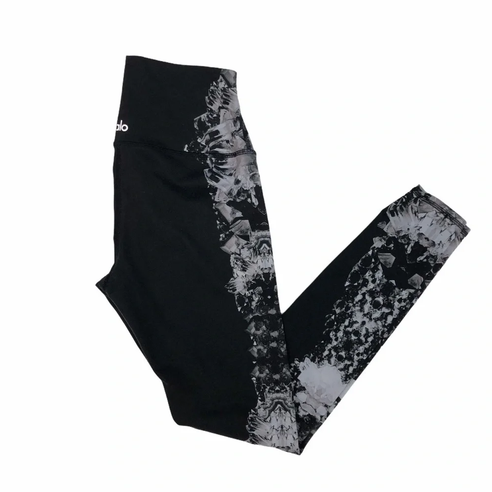 ALO Yoga Airbrush Printed Legging Size Small Black White Athletic Activewear